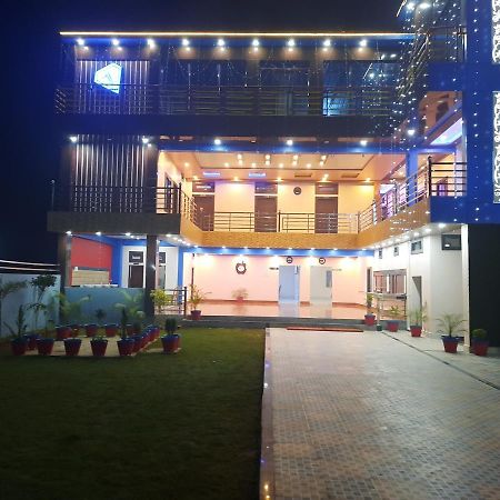 Hotel Blue Diamond Bahraich Exterior photo